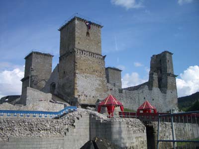 Stedovk hrad v Mikolci