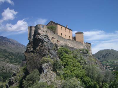 Vnitrozemn hrad ve mst Corte