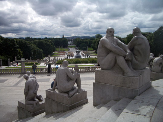 Oslo - Frognerpark Gustava Vigelanda je sochařským rájem pod širým nebem