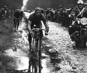 Roger De Vlaeminck (BEL) při závodu Paris-Roubaix